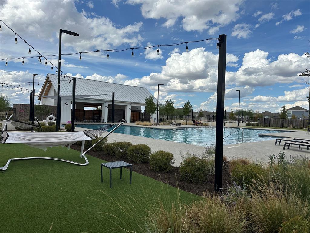 Hymeadow - Residential