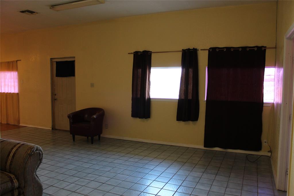 A0016 M Benetes Sur 670 - Commercial Sale