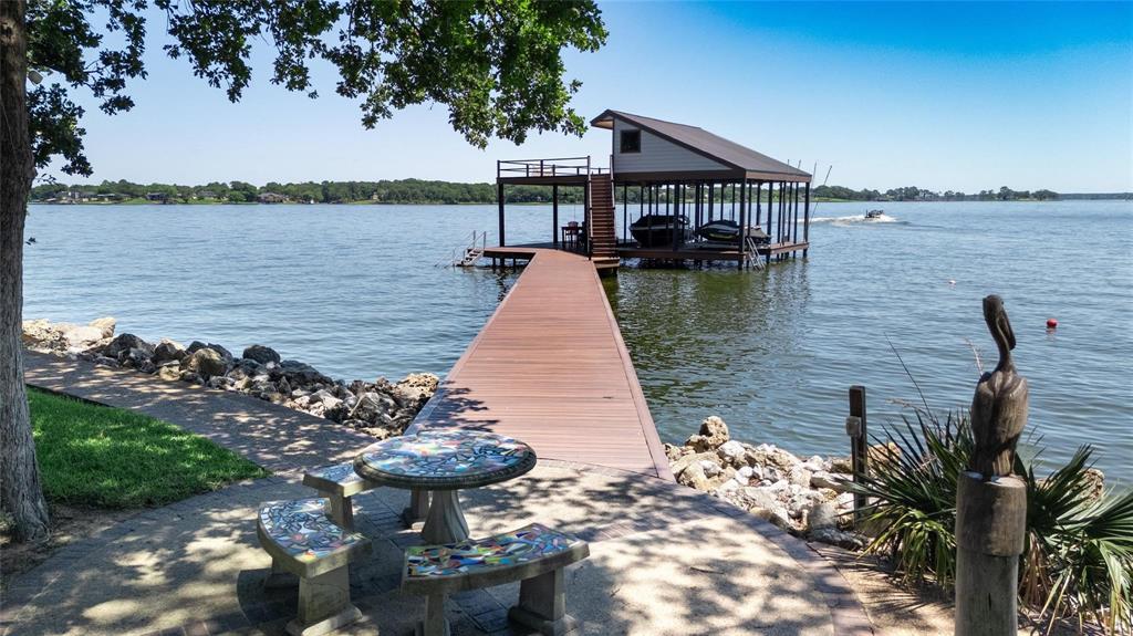 39 Lakeside Drive