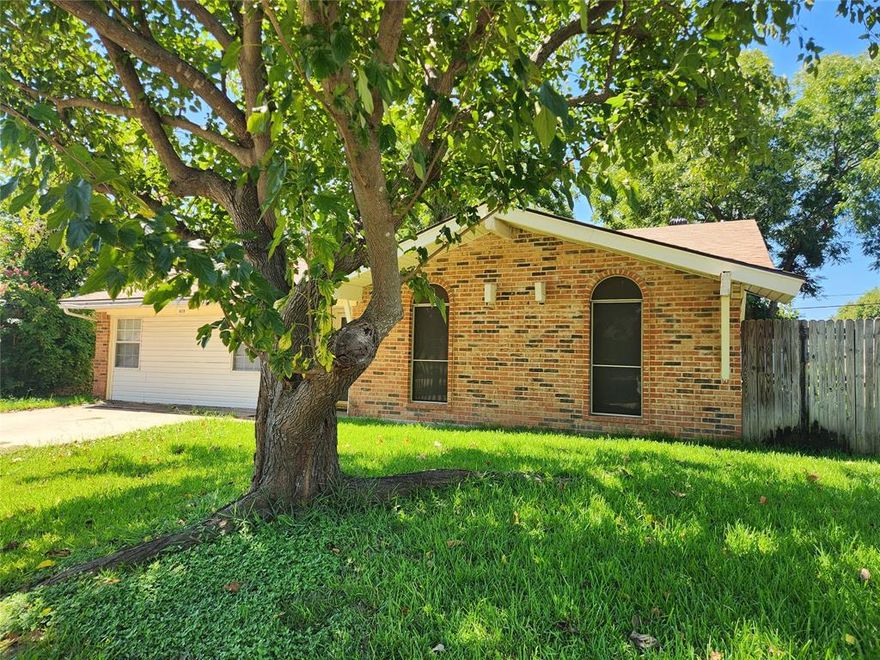 Very cute three bedroom two bath home located in Forney Southlake Estates. Large backyard with storage building. Tenants will need paystubs proving 3 times the monthly rent, no recent derog credit. No pets.