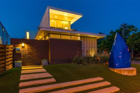 Tiny photo for 2300 N Carroll Avenue, Dallas, TX 75204 (MLS # 21166978)