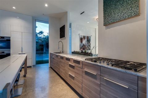 Tiny photo for 2300 N Carroll Avenue, Dallas, TX 75204 (MLS # 21166978)