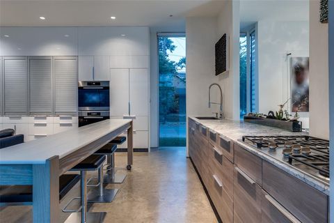 Tiny photo for 2300 N Carroll Avenue, Dallas, TX 75204 (MLS # 21166978)