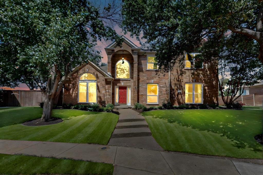 2221 Everglade Court