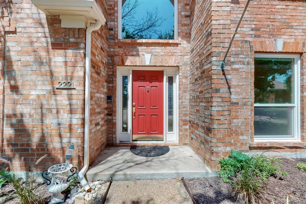 2221 Everglade Court