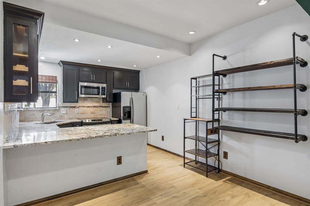 2749 Buna Drive