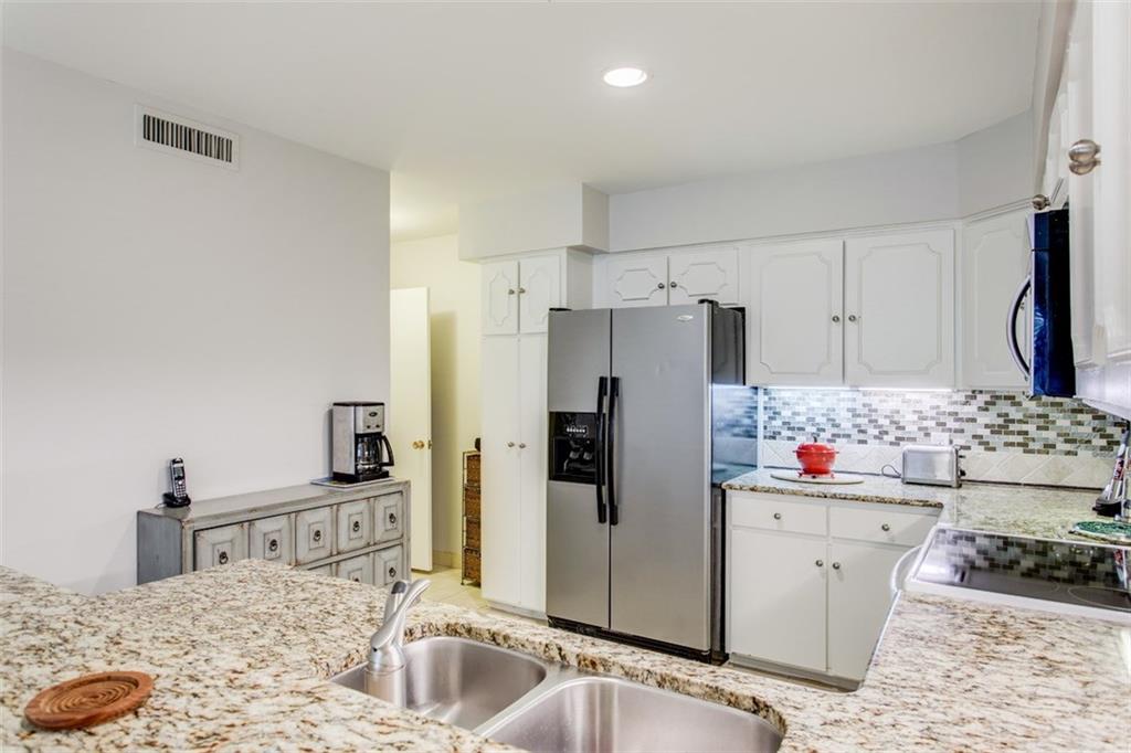 Diamond Head Condos - Residential Lease