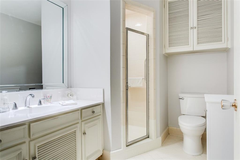 Diamond Head Condos - Residential Lease