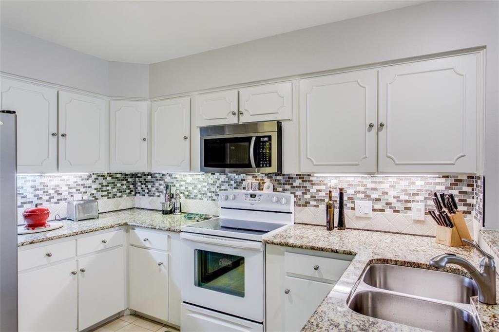 Diamond Head Condos - Residential Lease