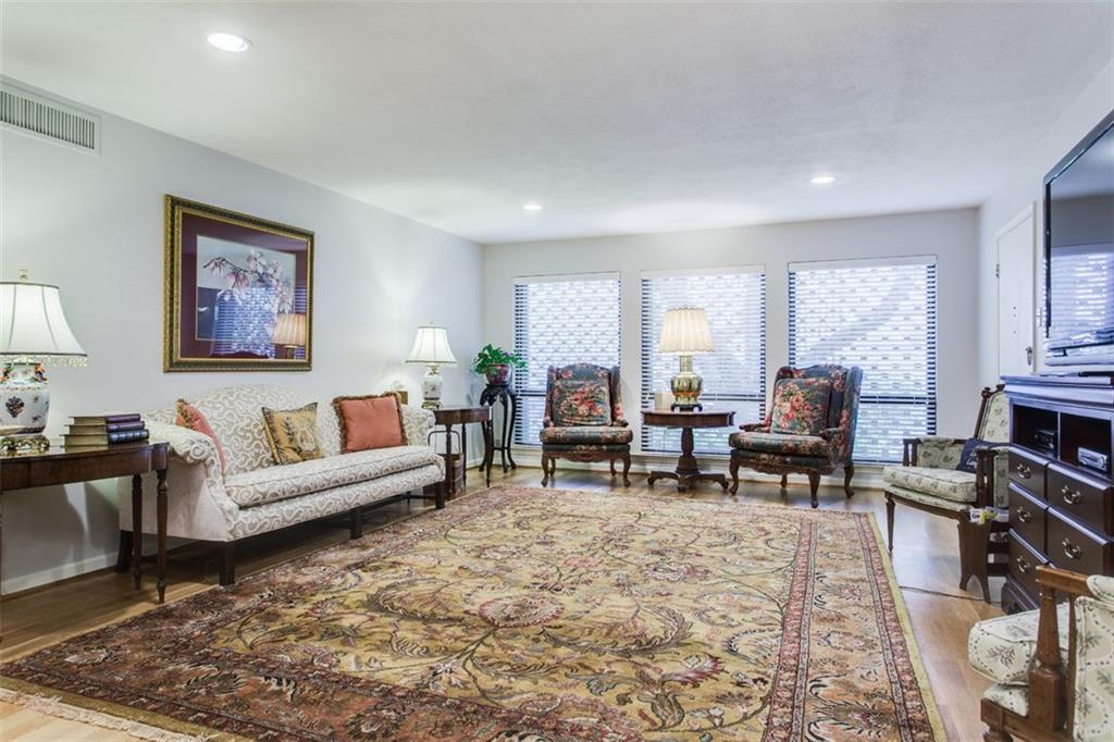 Diamond Head Condos - Residential Lease