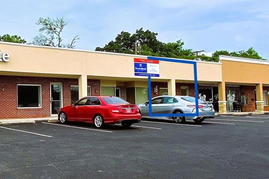 Just One Suite Available in Renovated Colonial Square!  
Suite 1419 is 675 square feet and was previously a barber shop, making this space ideal for a barber or hairdresser. This busy West Sherman strip center offers easy access to Highway 75, Highway 56, and FM 1417. With a fresh facade, updated signage and recent parking lot improvements, this location provides excellent visibility and steady traffic for growing businesses. Contact the Brokers today for details!