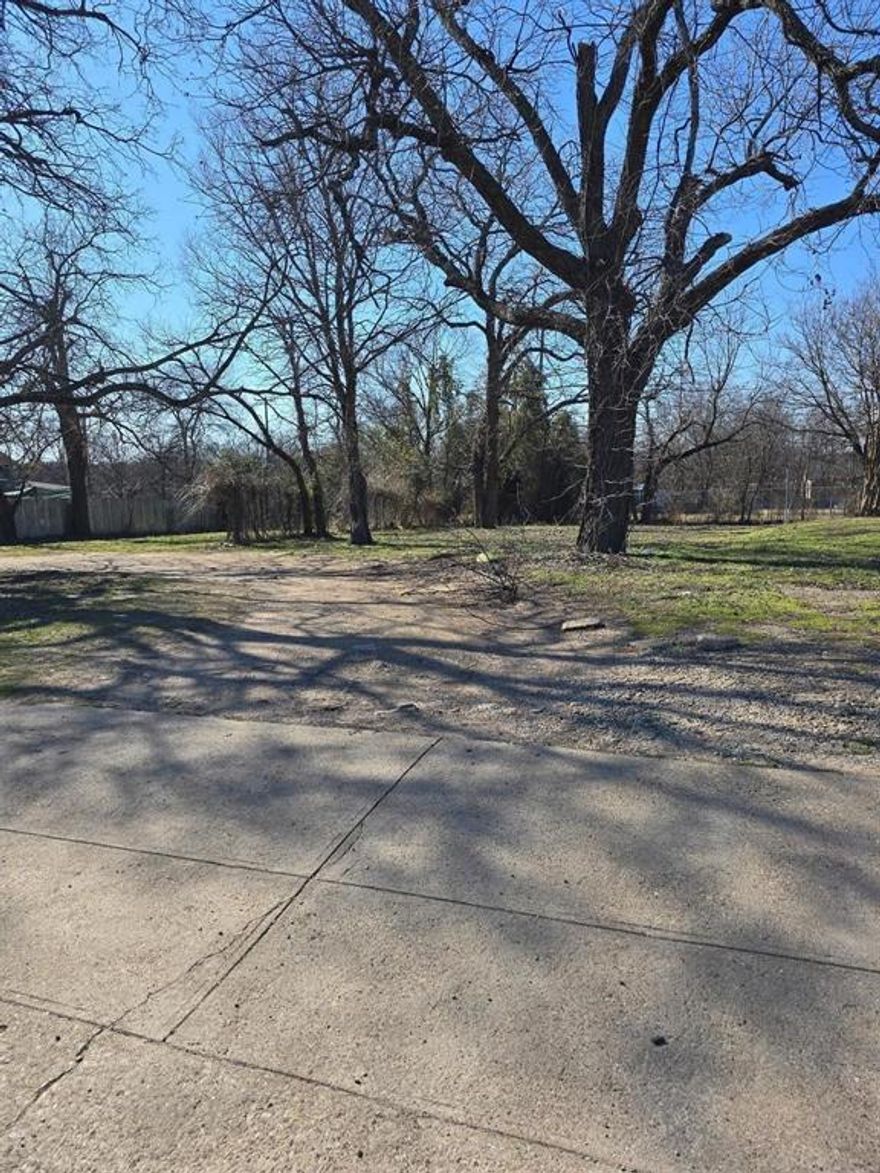 Prime opportunity awaits at 2115 S. Denley in Dallas! This vacant commercial lot is ideally positioned just minutes from Downtown Dallas, offering excellent visibility and accessibility in a rapidly growing corridor. Zoned Commercial Services, the property provides endless potential for a variety of uses including retail, office or service-based businesses. Situated in an area experiencing ongoing redevelopment and new construction, this lot is surrounded by growth and investment, making it perfect for a buy-and-hold strategy or for bringing your next business venture to life. Conveniently located near the Dallas Zoo, Bishop Arts District and major highways. The location offers strong traffic flow and future appreciation potential. Whether you're an investor, builder, or entrepreneur, this property is a blank canvas ready for your vision in one of Dallas’ most up-and-coming areas. Hurry Send your offer TODAY!