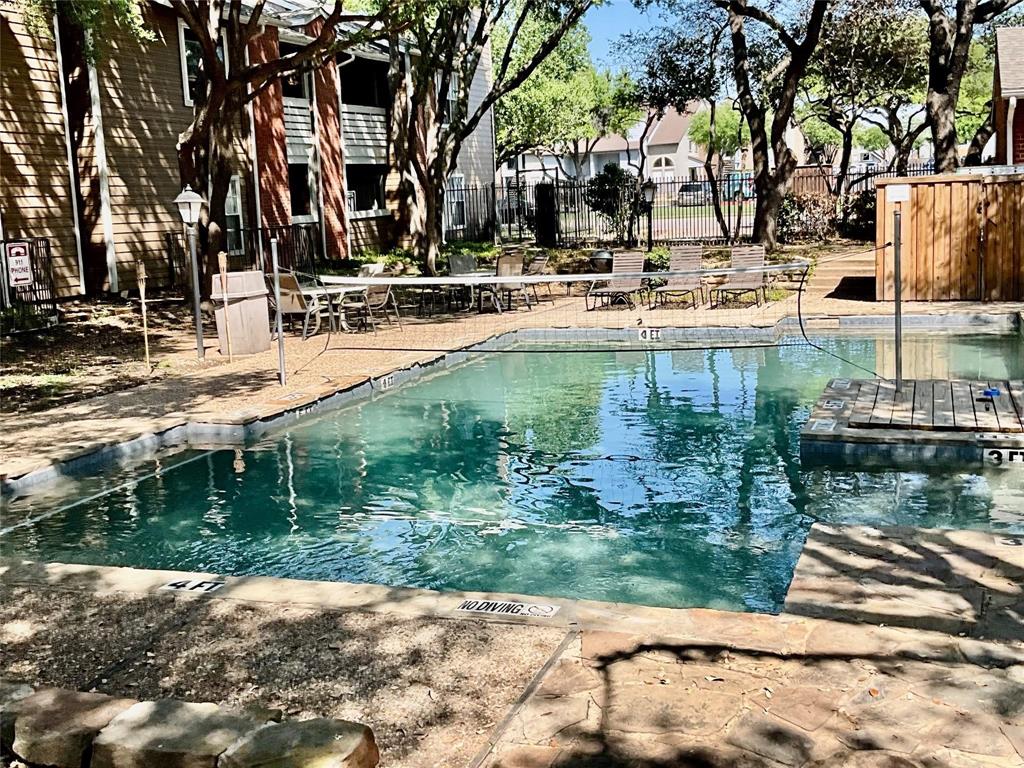 Meadows Condo - Residential