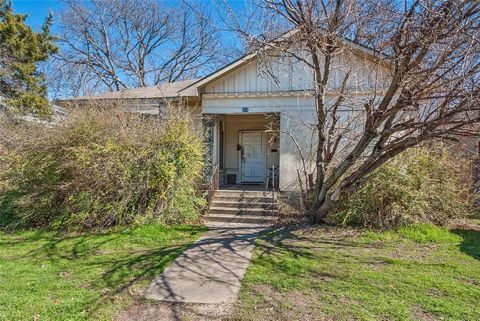 824 Haines Avenue Dallas TX 75208