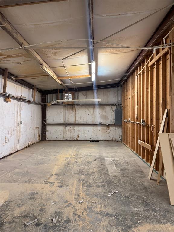 none - Commercial Lease