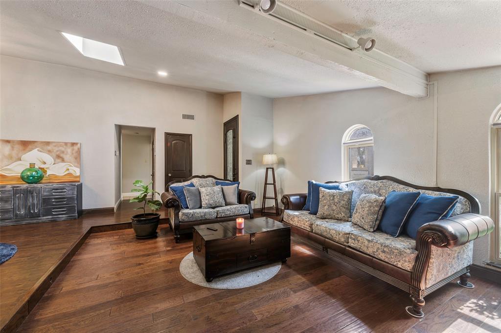 5003 Green Oaks Drive