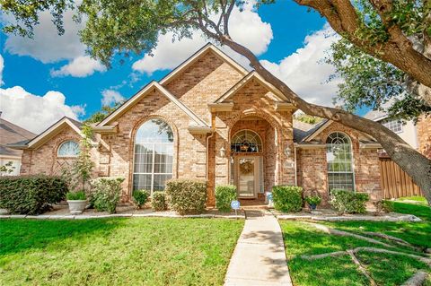 Property photo of 1113 Pleasant Oaks Drive, Lewisville, TX 75067