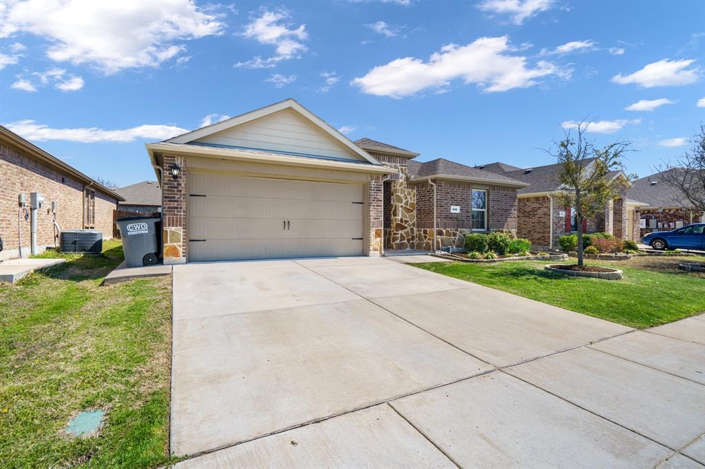 806 Meadow Wood Lane