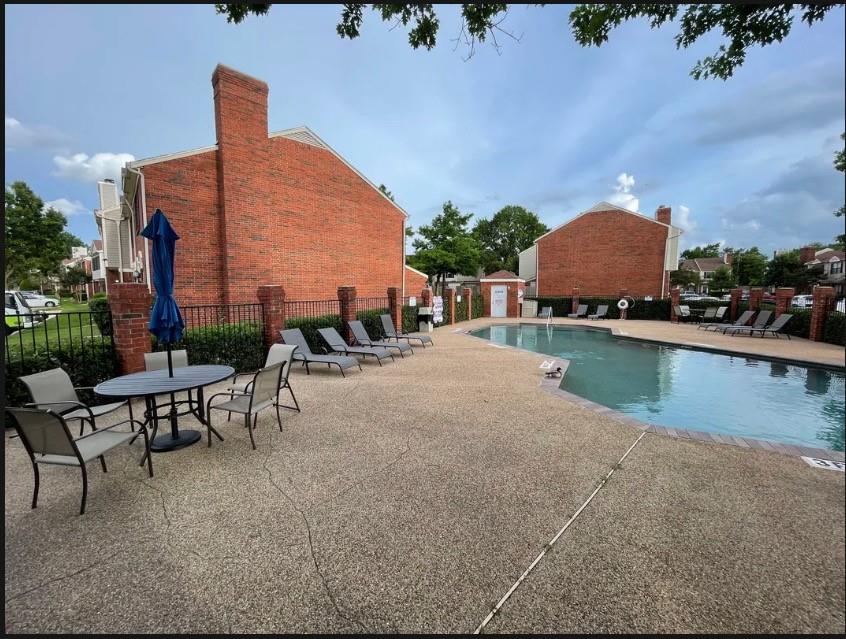 Meadowridge Condos - Residential