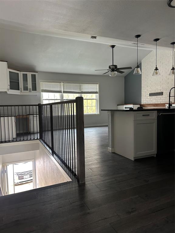 232 Samuel Boulevard 02