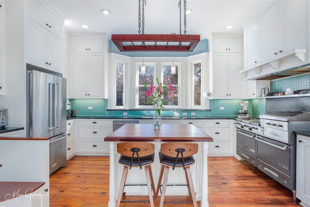 Shreveport, Louisiana 71104, United States, 4 Bedrooms Bedrooms, ,4 BathroomsBathrooms,Residential,Pending,20974