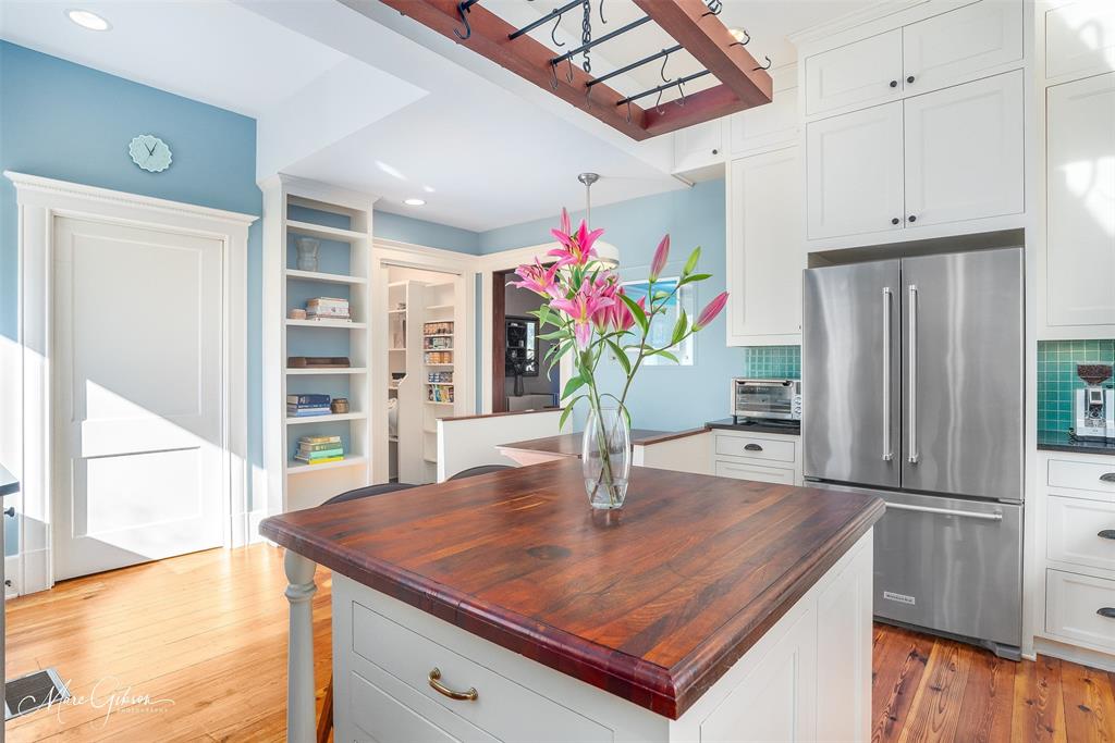 Shreveport, Louisiana 71104, United States, 4 Bedrooms Bedrooms, ,4 BathroomsBathrooms,Residential,Pending,20974