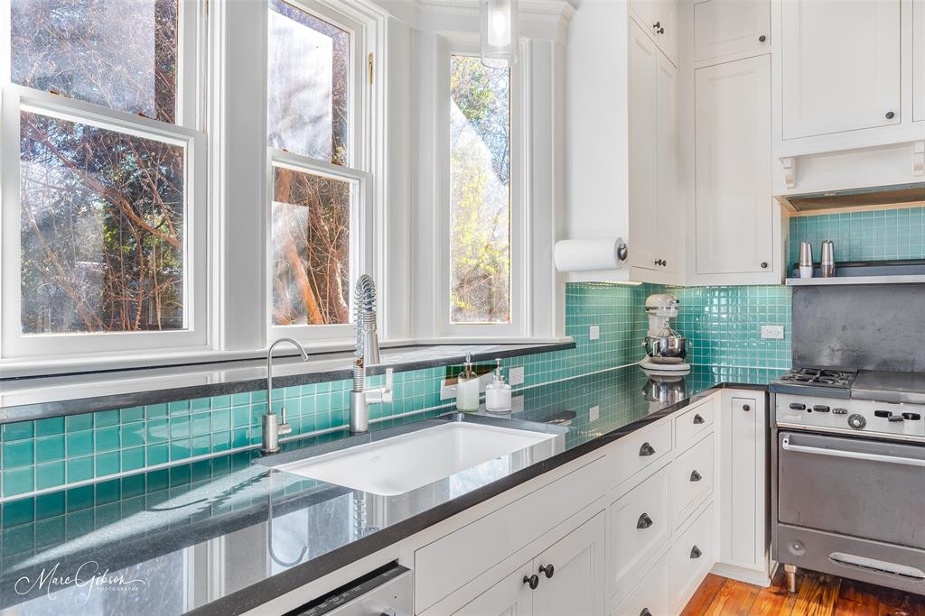 Shreveport, Louisiana 71104, United States, 4 Bedrooms Bedrooms, ,4 BathroomsBathrooms,Residential,Pending,20974