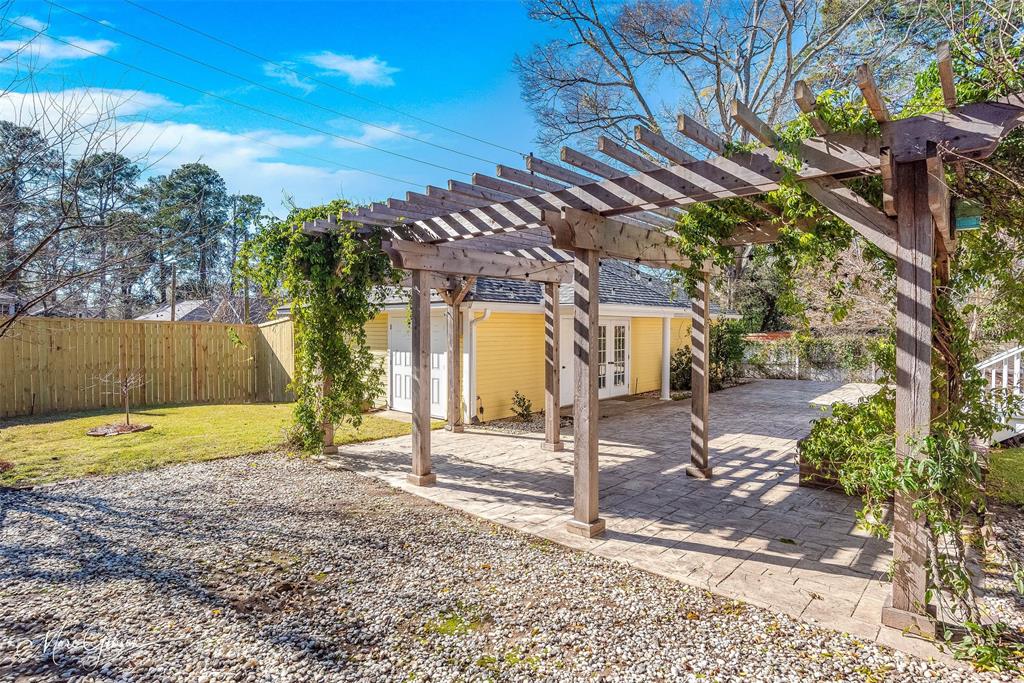 Shreveport, Louisiana 71104, United States, 4 Bedrooms Bedrooms, ,4 BathroomsBathrooms,Residential,Pending,20974