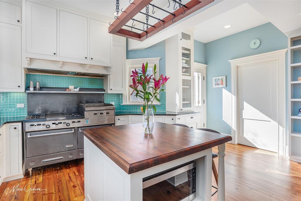 Shreveport, Louisiana 71104, United States, 4 Bedrooms Bedrooms, ,4 BathroomsBathrooms,Residential,Pending,20974