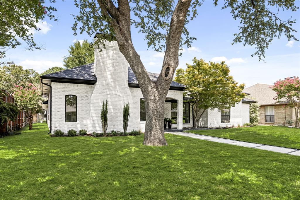1112 Chesterton Drive