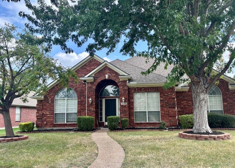 Photo of 10305 Cecile Drive, Frisco, TX 75035 (MLS # 21343192)