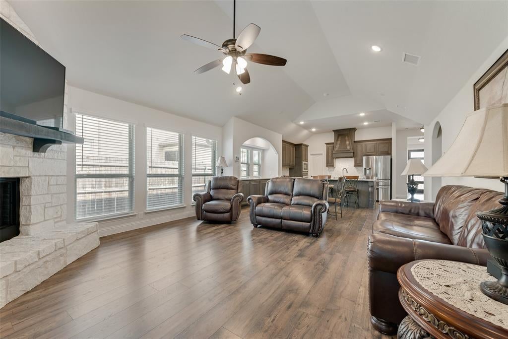 605 Dusty Glen Trail