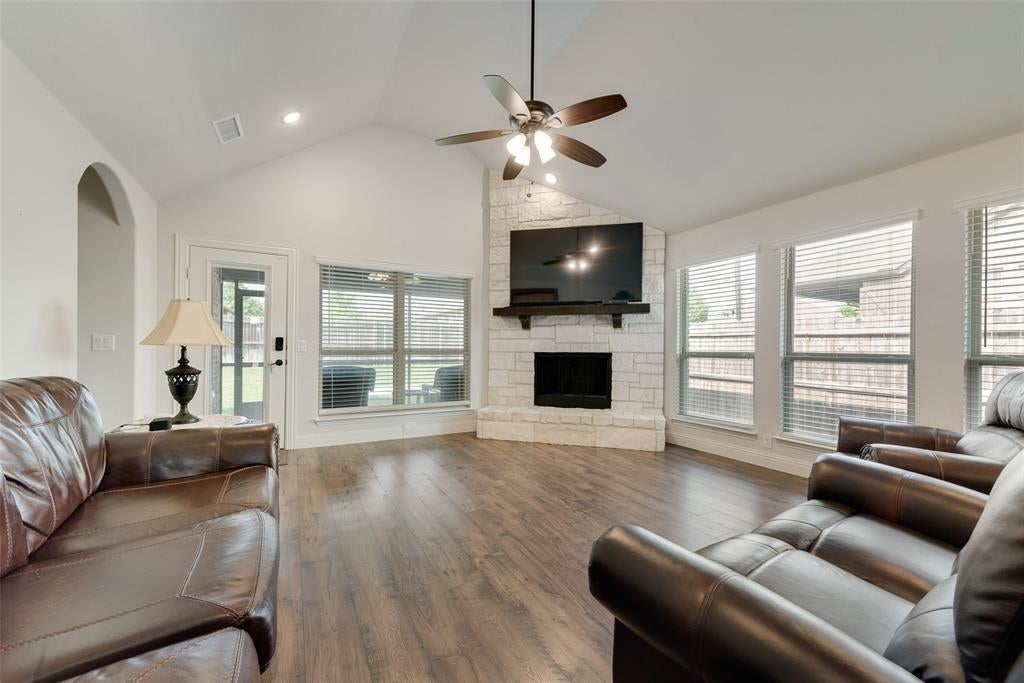 605 Dusty Glen Trail