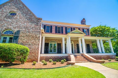 A home in Lindale