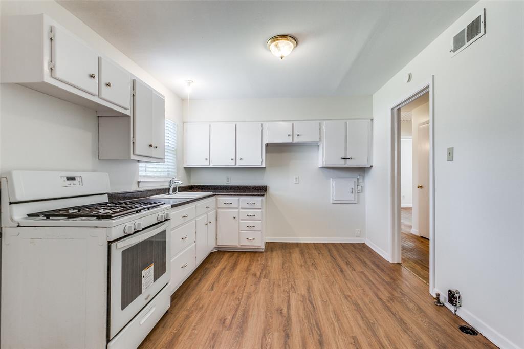 Country Club Park 02 - Residential Lease