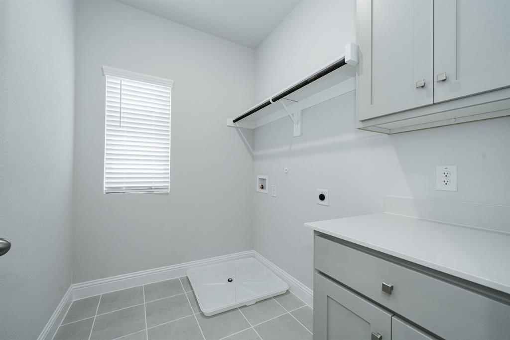 BAYSIDE WEST PH 2 - Residential Lease