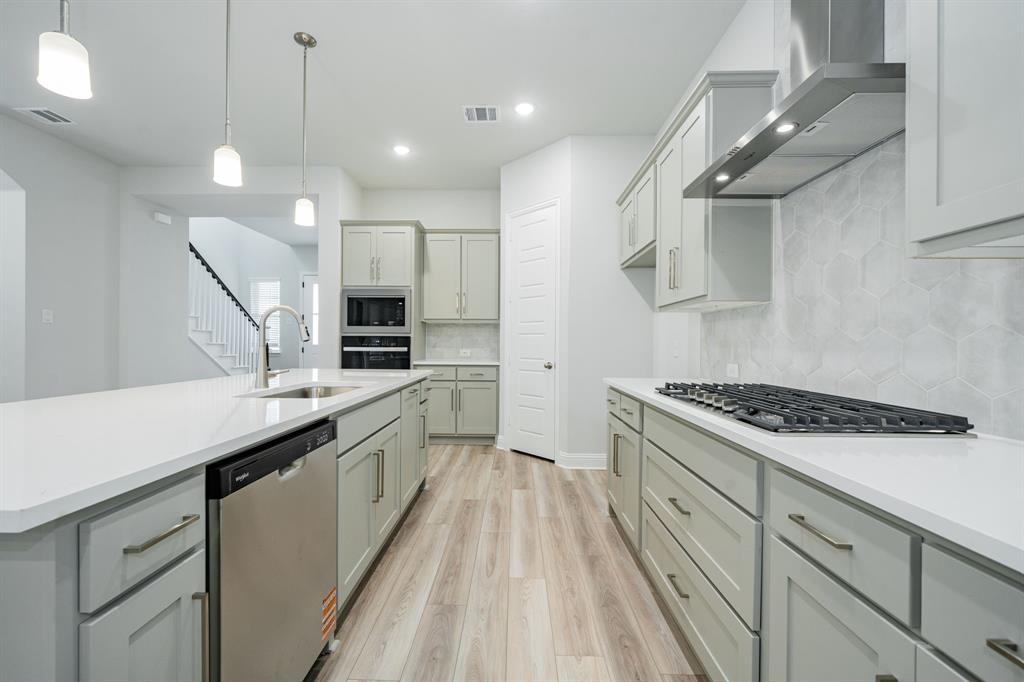 BAYSIDE WEST PH 2 - Residential Lease