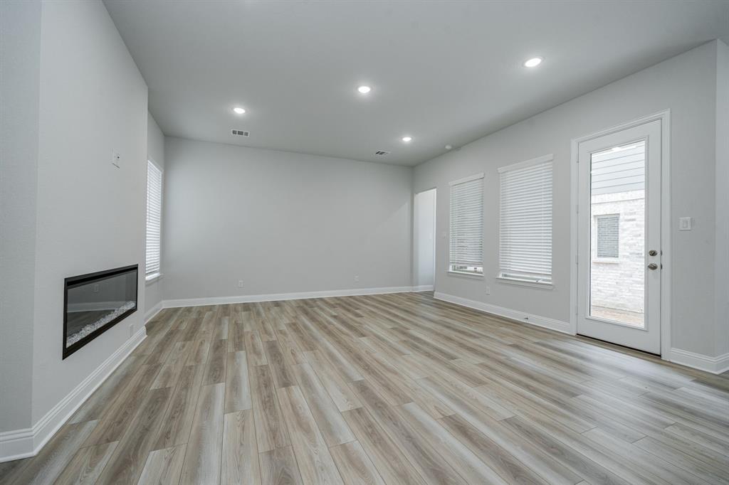 BAYSIDE WEST PH 2 - Residential Lease