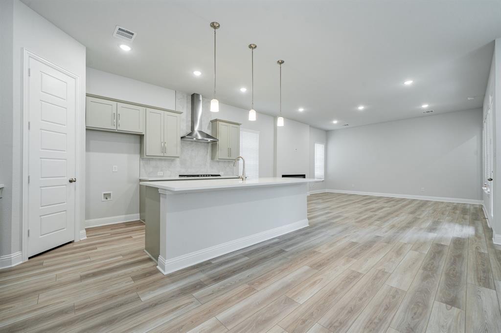 BAYSIDE WEST PH 2 - Residential Lease