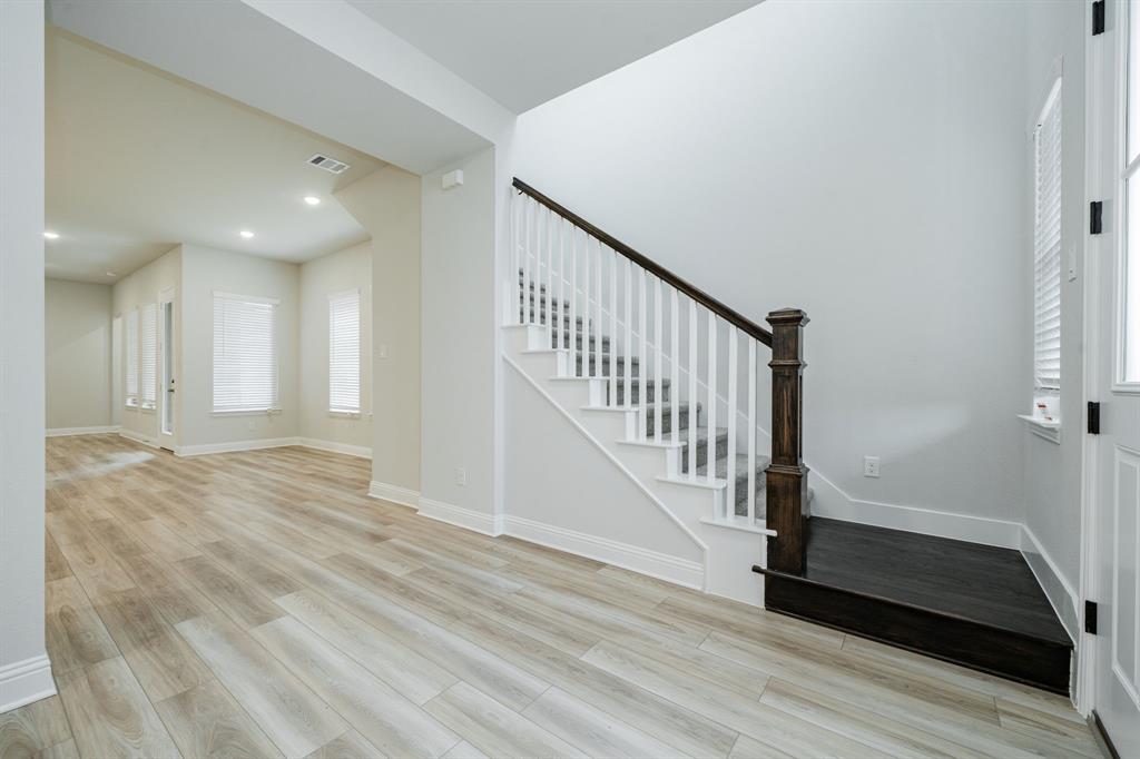 BAYSIDE WEST PH 2 - Residential Lease