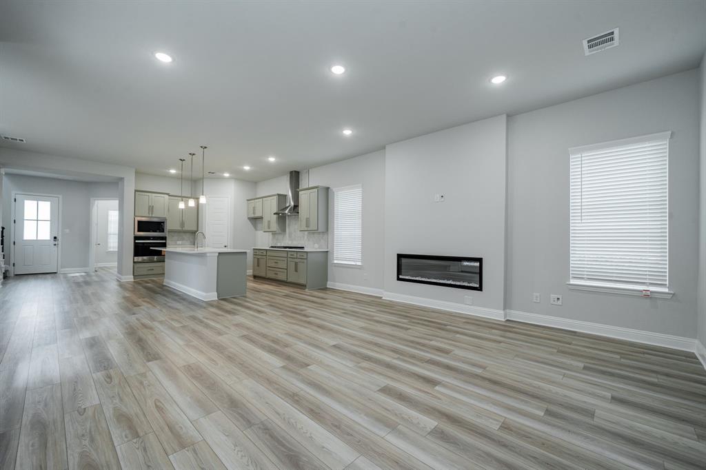 BAYSIDE WEST PH 2 - Residential Lease