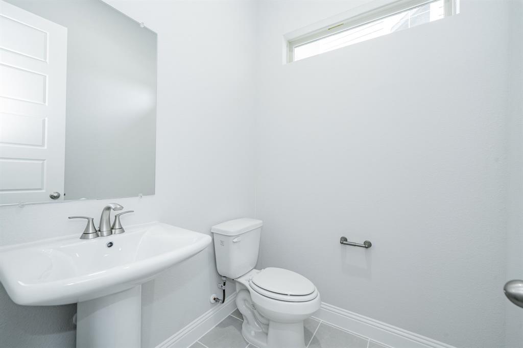 BAYSIDE WEST PH 2 - Residential Lease