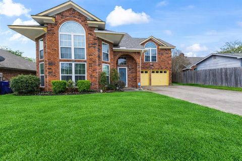 Photo of 4914 Creekridge Lane, Garland, TX 75043 (MLS # 21197390)