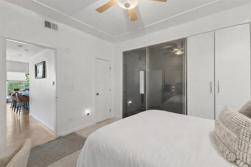 Oaks Of Lakewood Condo - Residential