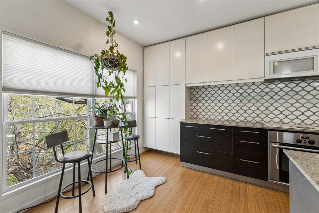 Oaks Of Lakewood Condo - Residential