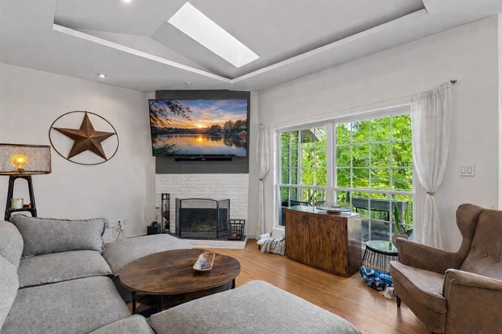 7151 Gaston Avenue 406