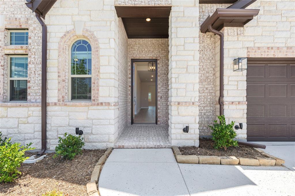 1033 Emerald Trace Drive