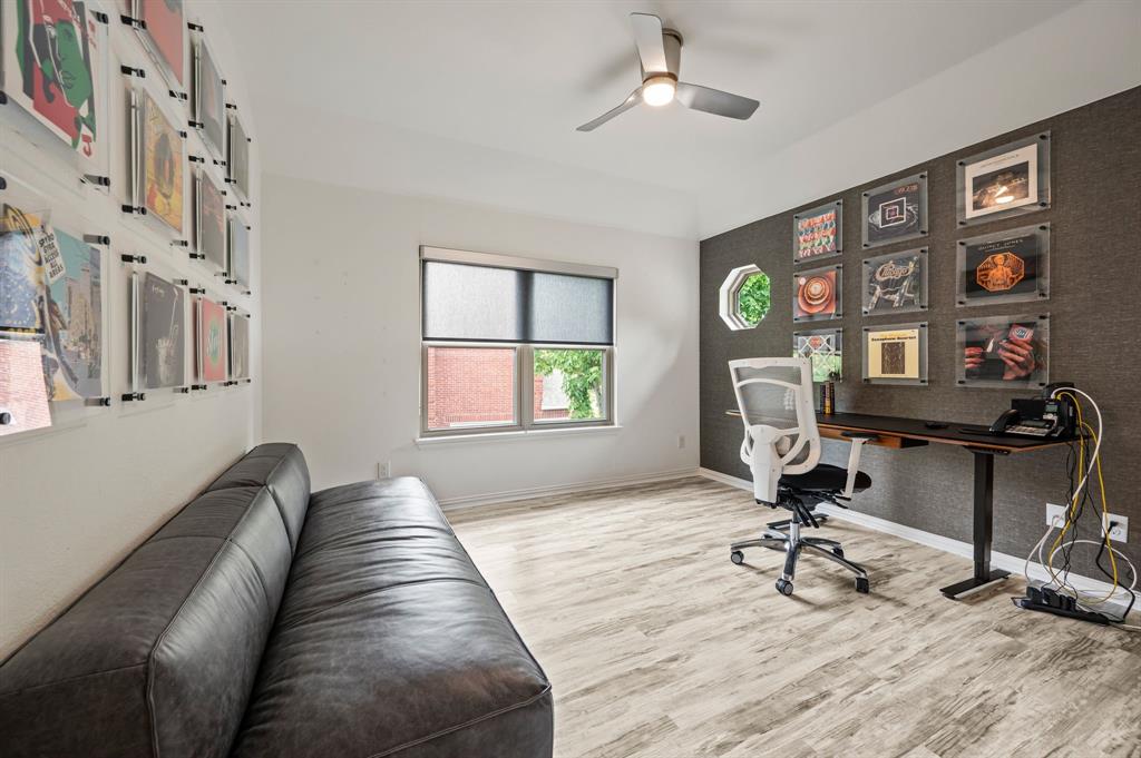 Stewart Peninsula Cottonwood S - Residential