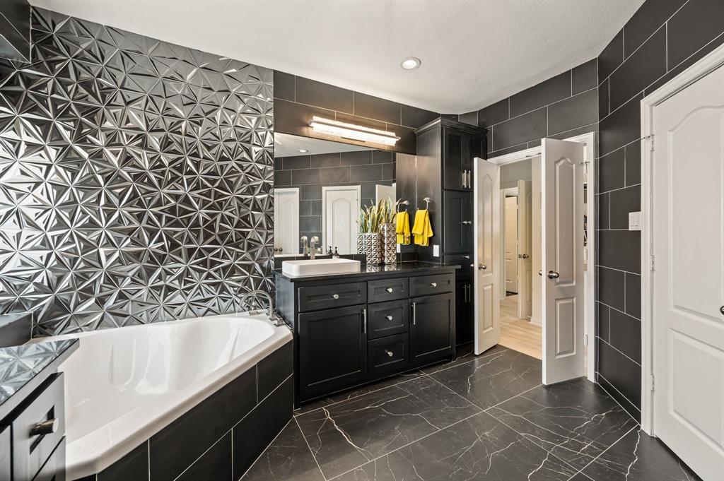 Stewart Peninsula Cottonwood S - Residential