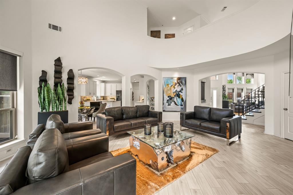 Stewart Peninsula Cottonwood S - Residential